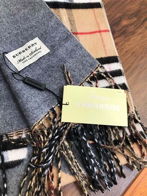 burberry scarf label